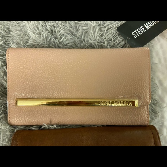 NWT-Wallets - Picture 5 of 6